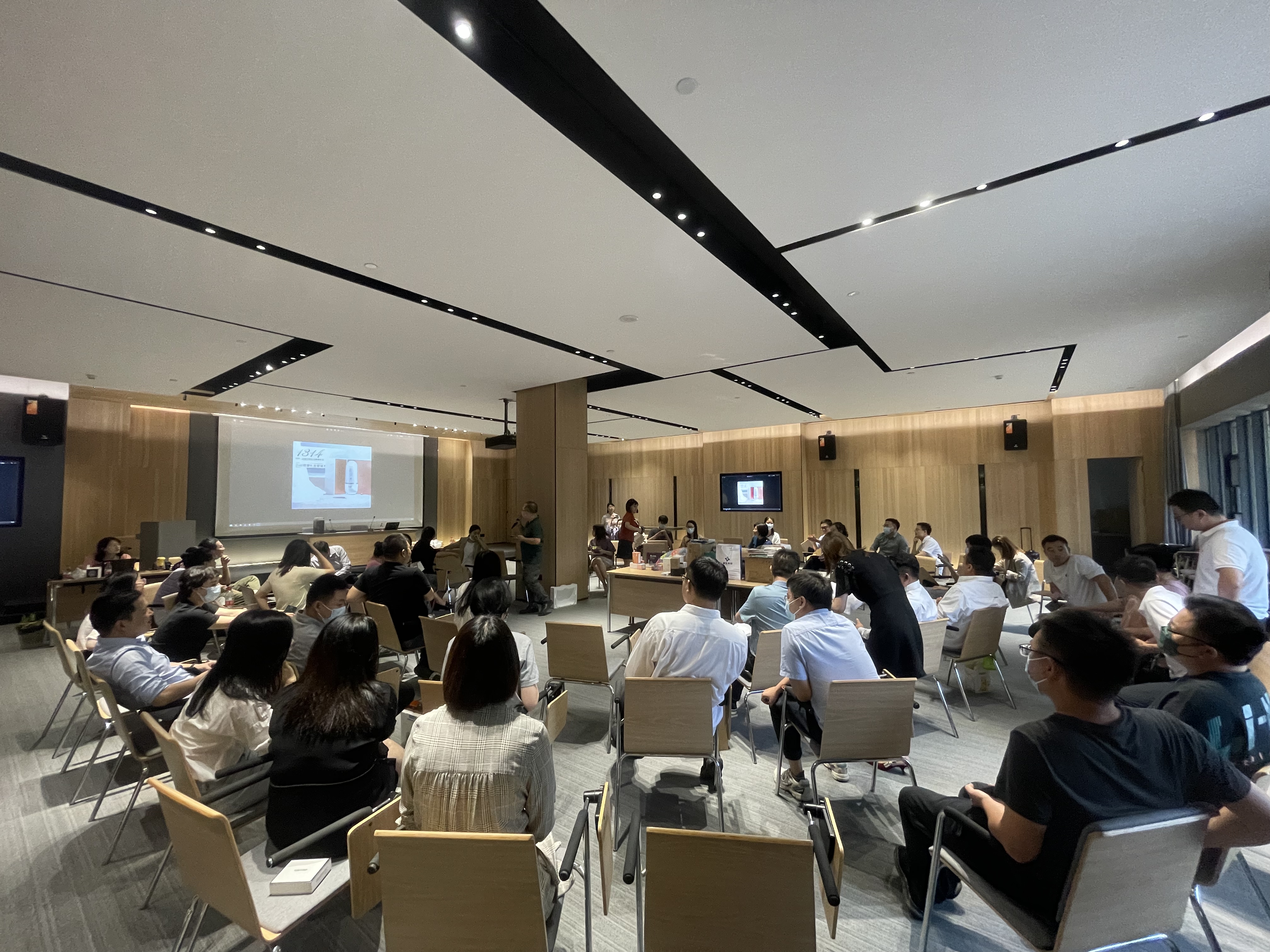党建动态  鉴黑担保网